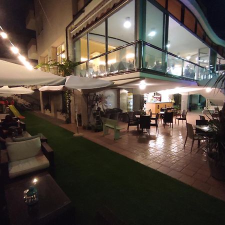 Hotel Sogno Cesenatico Kültér fotó