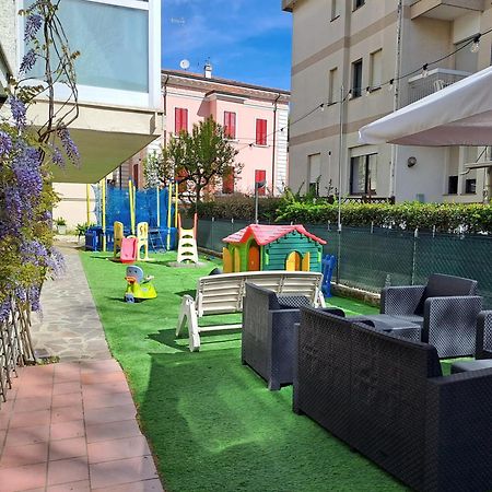 Hotel Sogno Cesenatico Kültér fotó